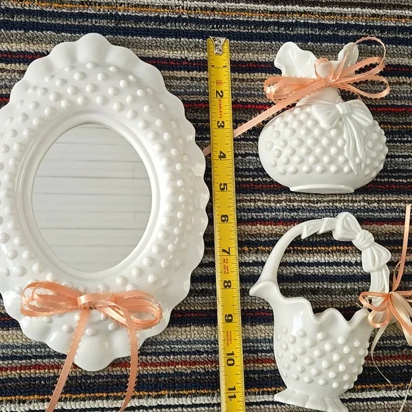 Vintage Wall Decor White Hobnail SET 5 Matching Burwood Baskets Mirror Butterfly - Picture 11 of 17
